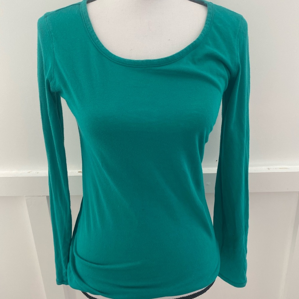 Super soft green long-sleeved tee